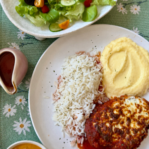 Parmegiana da Travessia - Crispy Chicken Parmigiana with Rice and Mashed Potatoes