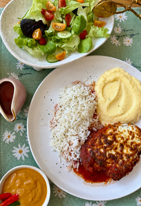 Parmegiana da Travessia - Crispy Chicken Parmigiana with Rice and Mashed Potatoes